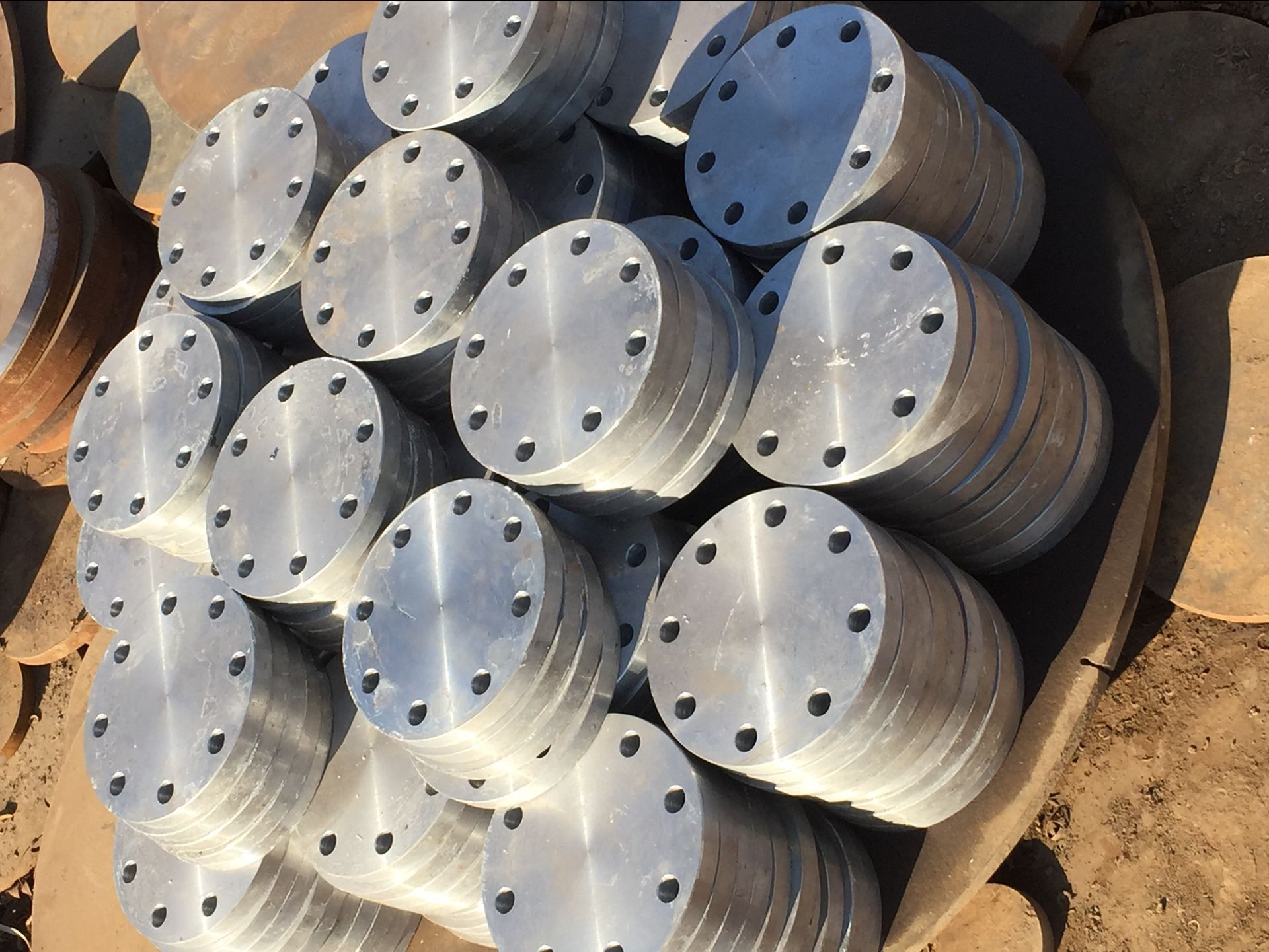 盲板、法蘭蓋、盲法蘭是不是一種產(chǎn)品