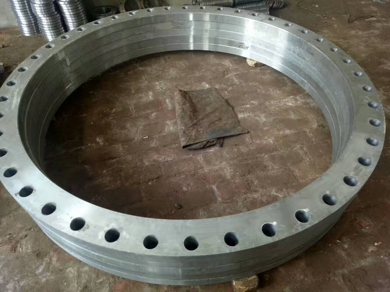 怎樣區(qū)別鑄和鍛打法蘭；